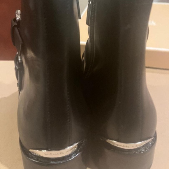 Michael Kors SALE! Brand New (NIB) Womans Leath Ankle Boots Buckls&Straps Sz 7&8 - Picture 6 of 9